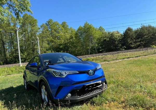 Toyota C-HR cena 77600 przebieg: 115200, rok produkcji 2018 z Konin małe 781